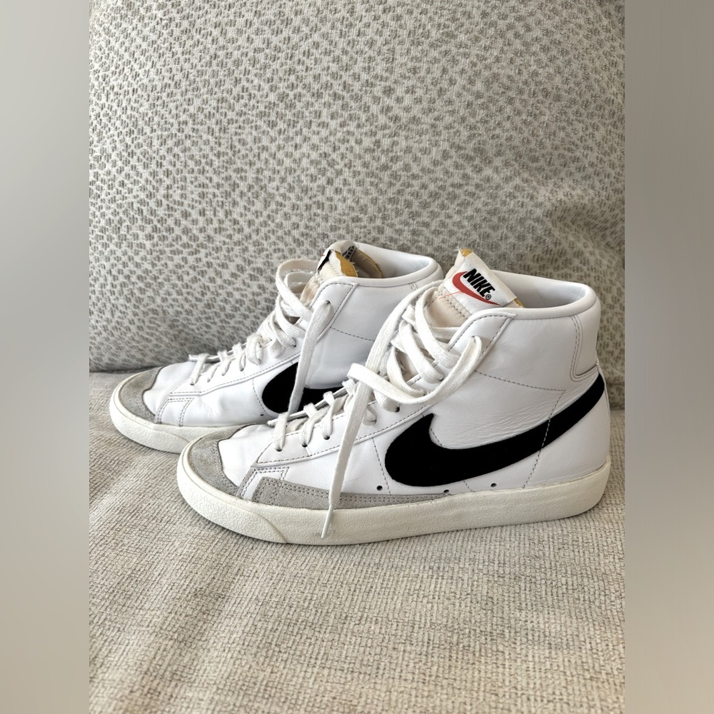 Nike Blazer Mid 77 Vintage Shoes. Women size 9.5. Great used condition.